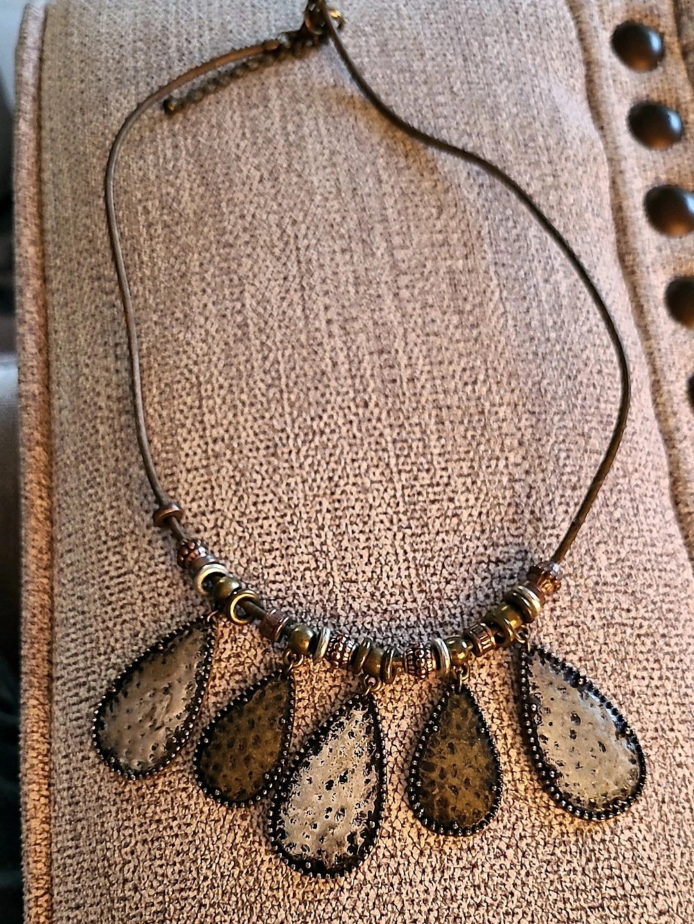 Brown & Gold Pendant Necklace Like New